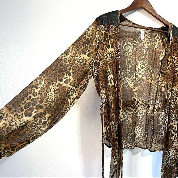 NWOT Blue Note Women’s Leopard Print Top Plus Size 2XL - Picture 3 of 7